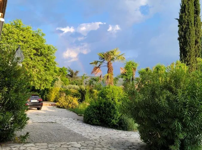 Lit Double. Homestay